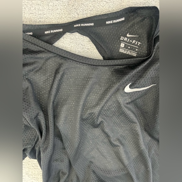 Nike women’s solid mesh backless Dri fit T-shirt. black/ size med - Picture 4 of 7